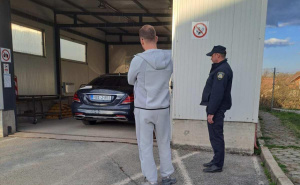 Draško Stanivuković (ponovo) zadržan na granici sa Hrvatskom: 60 minuta u izdvojenom prostoru