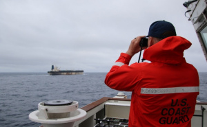 Rekordi padaju, tankeri počeli polako prolaziti kroz Hormuški moreuz: Cijene nafte iznad 102 dolara