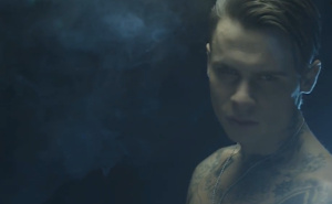 Maneken iz Severininog spota na optuženičkoj klupi: Zbog cigarete u stanici izbo splitskog policajca