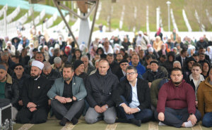 Više od dvije hiljade ljudi obilježilo Dan šehida u Memorijalnom centru Srebrenica