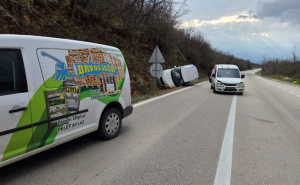 Sudar tri vozila u Hercegovini: Jedna osoba povrijeđena