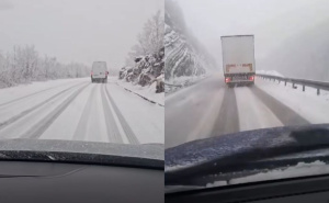 Vozači, oprez: Snijeg otežava saobraćaj u Hercegovini, kritična situacija na pojedinim dionicama