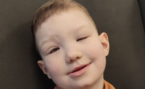 Pomozi.ba pokreće apel, maleni Loris (4) vodi tešku bitku: Za nastavak liječenja potrebno 12.498 KM