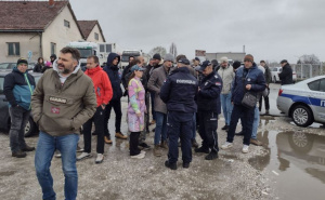 Incidenti za vrijeme izbora u Srbiji: Masovne tučnjave, napadi palicama, bušenje guma...