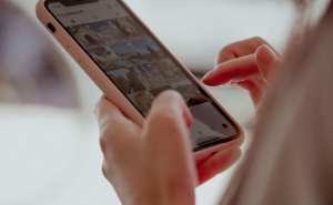 Oni ne ispuštaju telefon iz ruku: Ova četiri horoskopska znaka najsklonija digitalnoj ovisnosti