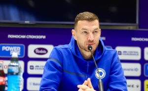 Džeko odgovorio Italijanima: "Ako je iko naučio da igra na lošim stadionima, to su oni"