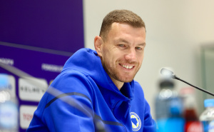 Džeko uputio poruku navijačima: "Kada zasvira italijanska himna, svi ustanimo i aplaudirajmo"