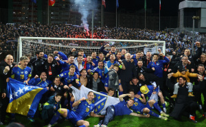 Pali i poljupci: Pogledajte kako su naši Zmajevi proslavili pobjedu u Zenici