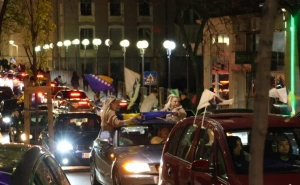 Lijepi prizori sa juga BiH: Mostarci na ulicama do dugo u noć slavili uspjeh Zmajeva