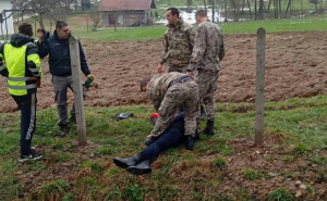 Hrabri vojnici spasili čovjeka iz smrskanog automobila: Helez odlučio da ih novčano nagradi