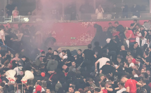 Pred veliki derbi u Srbiji haos u Areni: Tuča navijača, neviđen incident