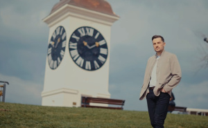 Da neko pita: Mirza Selimović objavio novu pjesmu - tekst i muziku napisala kćerka Đorđa Balaševića