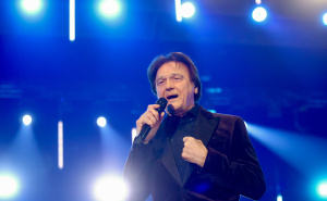 "Na adresi ti piše Sarajevo...": Zdravko Čolić i pjesma dana