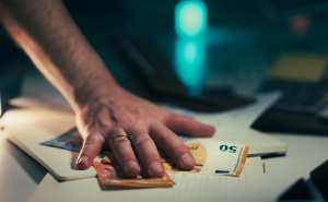 Korupcija i netransparentnost u porastu: Građani sve češće traže pravdu pred sudovima