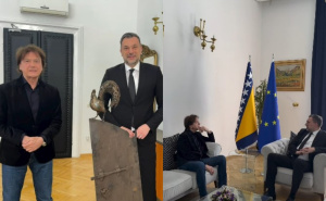 Elmedin Konaković uručio diplomatski pasoš Zdravku Čoliću: Posebno priznanje za legendu