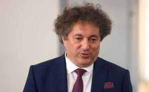 Historijski dan za medicinu u BiH: U KCUS-u izvedene prve robotski asistirane operacije