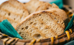 Najlakši recept za domaći hljeb: Potrebna su vam samo dva sastojka