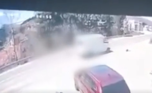 Uznemirujući video | Pojavio se snimak nesreće u Novom Pazaru u kojoj je poginula djevojčica (16)