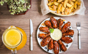 Hrskava pileća krilca iz rerne: Zalogaji koji će brzo nestati sa stola, jedna stvar pravi razliku