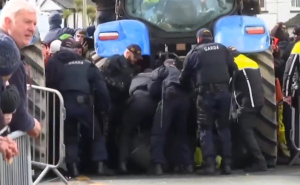 Kolaps u moćnoj europskoj državi: Trećina pumpi bez nafte, hitne službe bez goriva