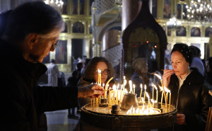 Vaskršnja liturgija u Sarajevu: Upućene poruke mira i zajedništva