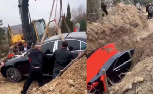 Bogataš pokopan uz Mercedes vrijedan 130.000 eura, policija istražuje slučaj