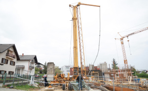 Nesreća u susjedstvu: Urušila se dizalica, poginuo jedan radnik, drugi prevezen u bolnicu