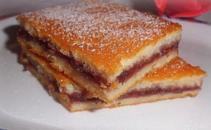 Recept koji nikad ne razočara: Zasladite danas uz starinski kolač s pekmezom