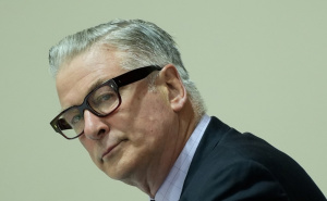 Novi obrt: Alec Baldwin opet mora na sud zbog tragedije u kojoj je ubio snimateljicu