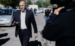 Izlazne ankete: Proruski bivši predsjednik "pomeo" na izborima u Bugarskoj