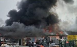 Veliki požar u Bugojnu: Gori skladište građevinskog materijala