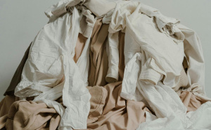 Uklonite mrlje s odjeće bez puno muke: Da li je bolja hladna ili topla voda?