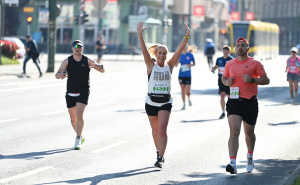 Počeo Sarajevo Marathon: Učestvuje više od dvije hiljade trkača, pogledajte ko je sve bio na startu