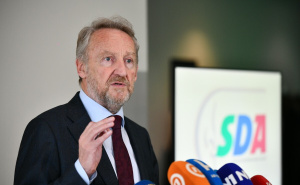 SDA: "Neodgovorno crtanje karata u Zagrebu podsjeća na 90-te godine uoči agresije na BiH"