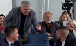 Verbalni sukob Šaljića i Lemazana u Skupštini KS: "Šta je, šta je? Kako se okrećeš prema meni?"