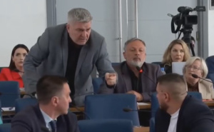 Lemezan Šaljiću: “Šta je smiješno?”. Šaljić: “Kako se okrećeš prema meni, ko kriminalac neki”