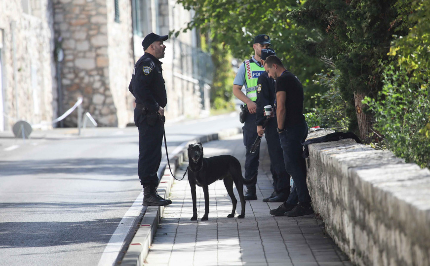 Pijan dojavljivao da su bombe podmetnute u školama u Dubrovniku. Uhapšen je