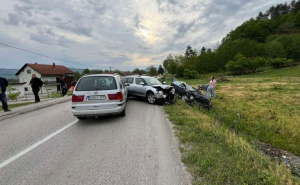 Saobraćajna nesreća kod Žepča: Jedna osoba povrijeđena, saobraćaj potpuno obustavljen