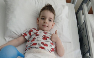 Apel za malenog heroja: Pomozimo Medinu da dobije priliku za djetinjstvo koje zaslužuje