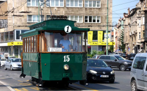 Znate li kad je Sarajevo dobilo svoj prvi električni tramvaj? Imao je odvojene vagone za pušače