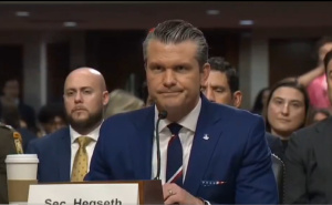 Američkog ministra odbrane optužili za ratne zločine: Pogledajte njegovu reakciju