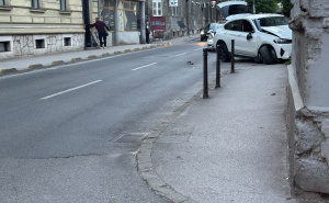 Nesreća na Skenderiji: Automobilom udario u zgradu, policija na terenu