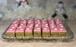 Rozen torta s plazmom i orasima: Kremasti klasik koji uspijeva baš svima