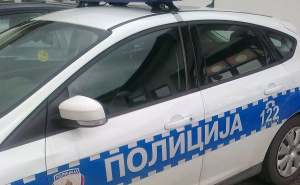 Polupali više automobila na parkingu ispred zgrade u Doboju: Policija identifikovala počinioce