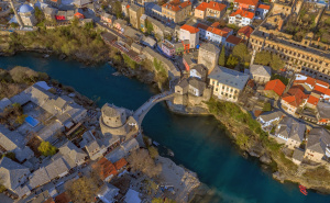 Porastao broj krađa u Mostaru: Određen pritvor za tri osumnjičene zbog krađe od turistkinje iz SAD-a