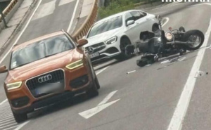 MUP o teškoj nesreći u Sarajevu: Motociklista (54) zadobio povrede opasne po život