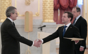 Kandidat za novog šefa OHR-a: "U mom srcu gajim posebno osjećanje za Srbiju"; "Rusija do Atlantika"