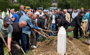 Bratunac | Kolektivna dženaza u Veljacima, nakon 33 godine ukopan Kajtaz Salkić