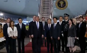 Trump stigao u Peking: Svečani doček prije razgovora sa Xijem