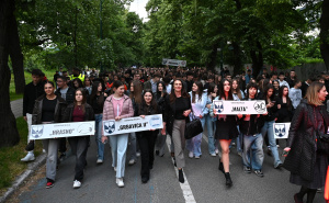Vilsonovo u znaku mladosti: Maturanti Novog Sarajeva proslavili kraj školovanja uz muziku i defile
